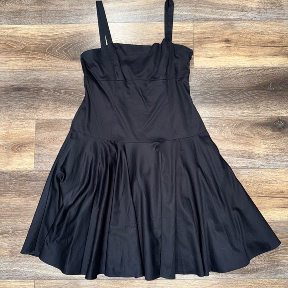 Lauren Ralph Lauren Dresses & Skirts - Lauren Ralph Lauren Black Cocktail Dress Fit & Flare Sleeveless Square Neck 14